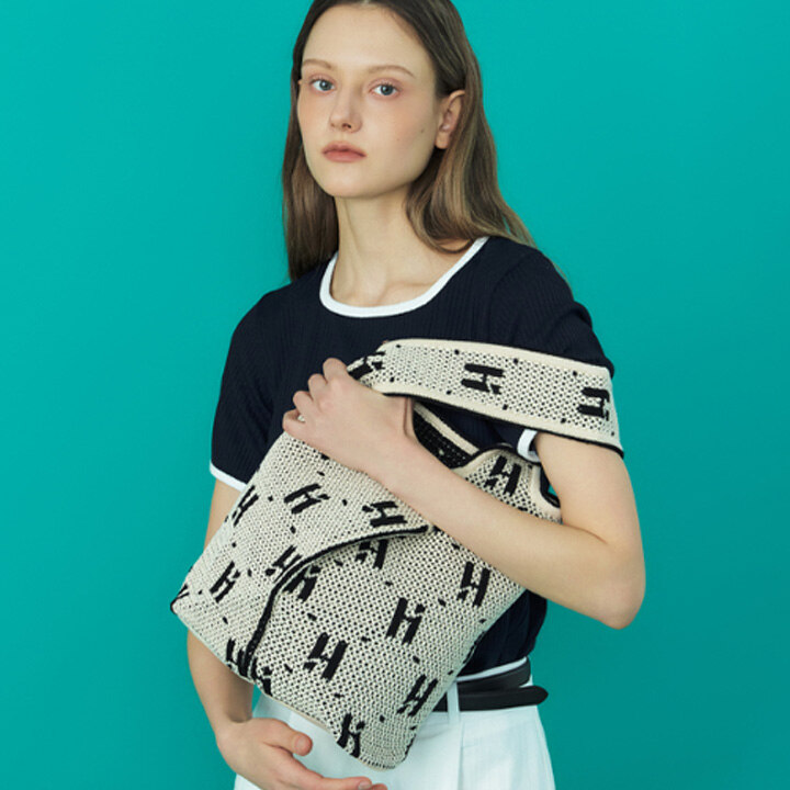 [헤지스ACC] 봄 에센셜 아이템 제안